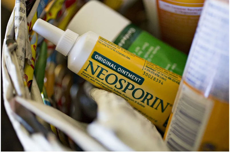 在鼻腔中涂抹孚诺软膏（Neosporin）真的可以帮助预防病毒感染吗？